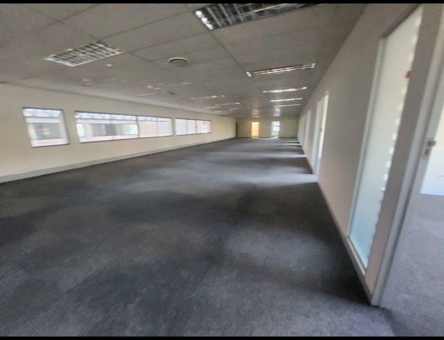 1,230M² OFFICE TO LET IN RANDJESPARK